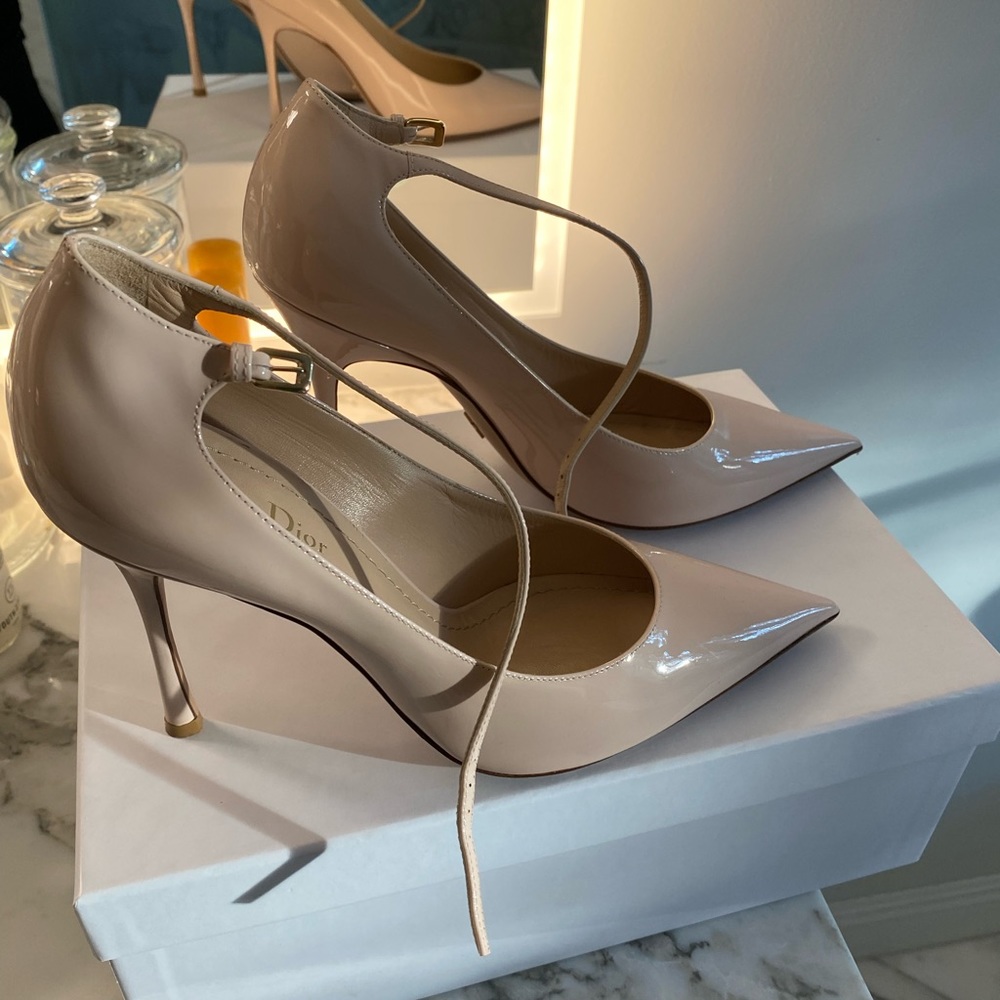 Dior nude pumps